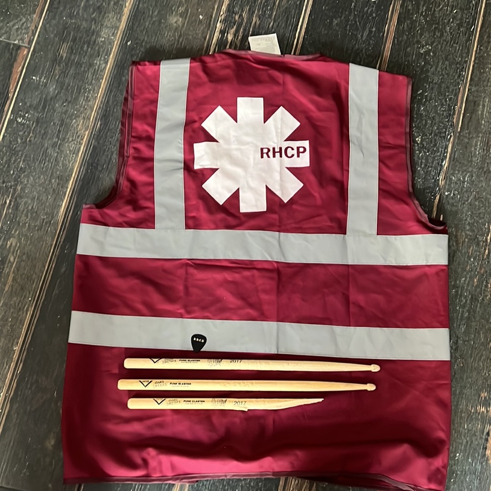 Red Hot Chili Peppers 2017 Used Drum Sticks, vest & pic